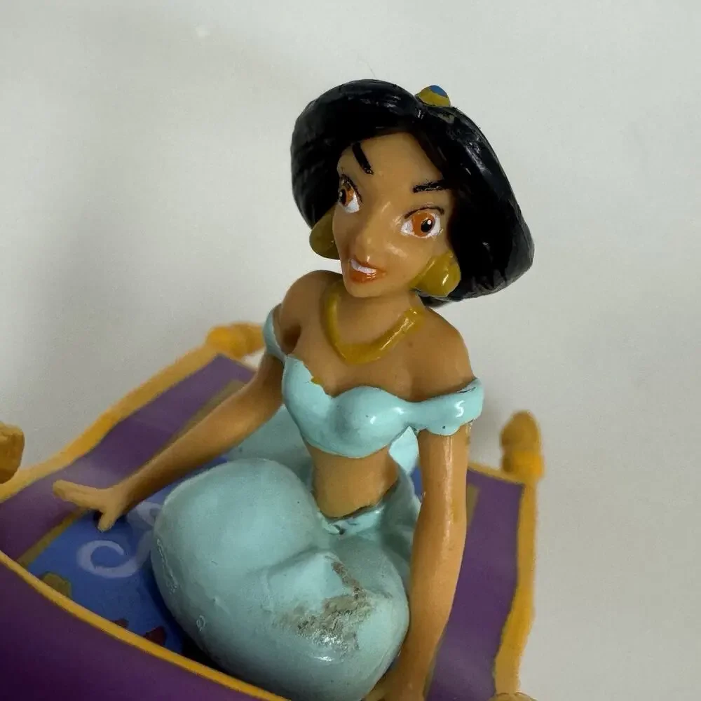 Vintage Disney's Aladdin Jasmine Magic Carpet, Aladdin, Genie Magic Lamp - Read